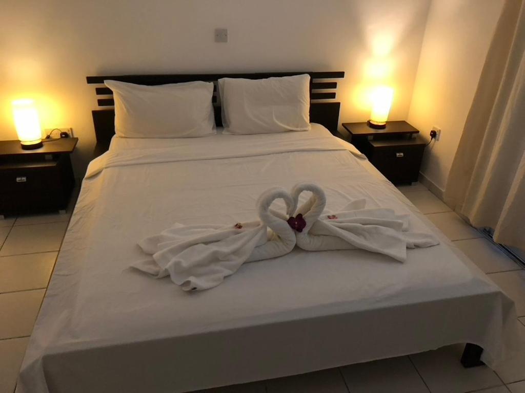 Town House, Ilios Ii, Kato Paphos Villa ภายนอก รูปภาพ