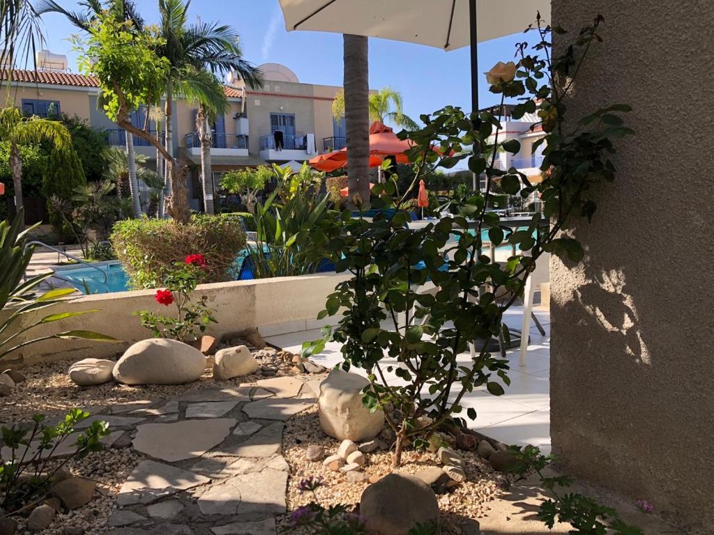 Town House, Ilios Ii, Kato Paphos Villa ภายนอก รูปภาพ
